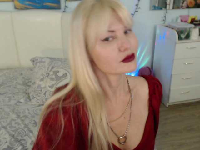 Oddajajo posnetke zaslona GLAMSQUIRT