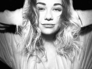 Erotični video klepet Kittenbabys