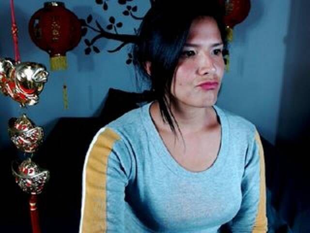 Oddajajo posnetke zaslona kitty-cutex