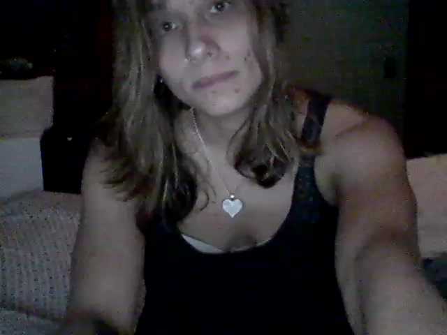 Oddajajo posnetke zaslona Kittyb2Daddy