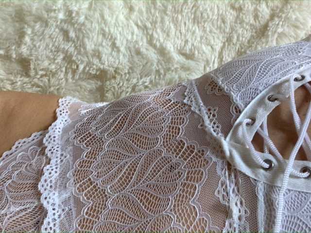 Oddajajo posnetke zaslona Klara-Ray