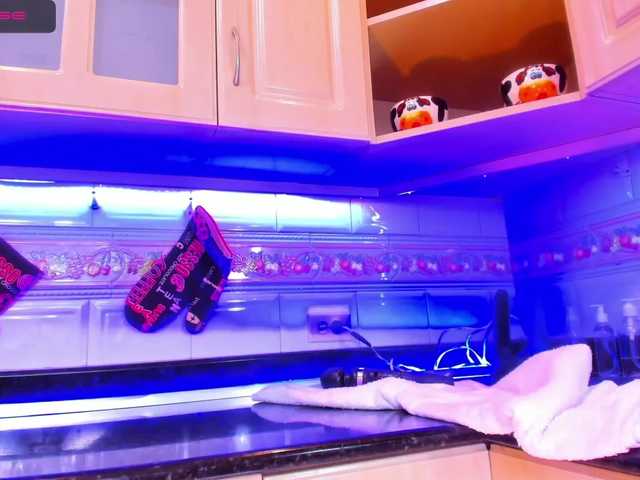 Oddajajo posnetke zaslona KloeAss