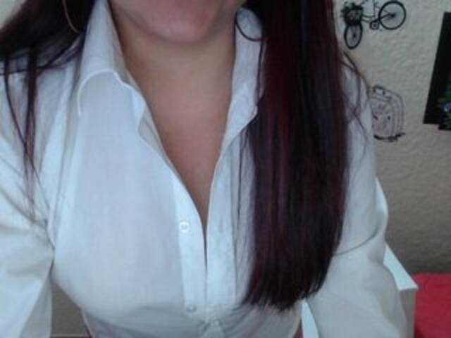 Oddajajo posnetke zaslona KylieDaniiels