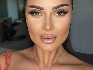 Erotični video klepet KylieSpicey