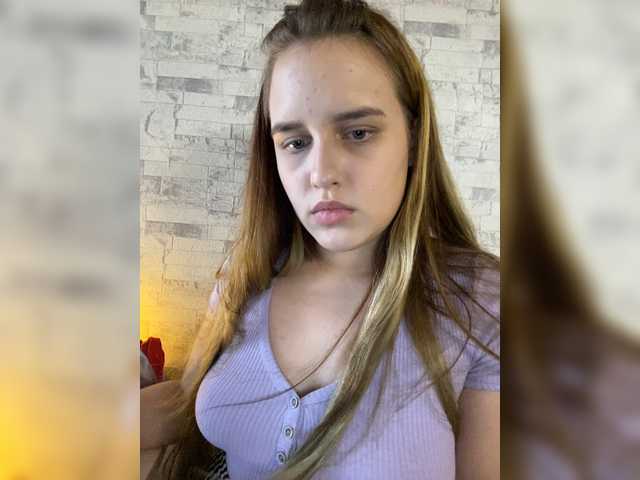 Oddajajo posnetke zaslona LollaDolly