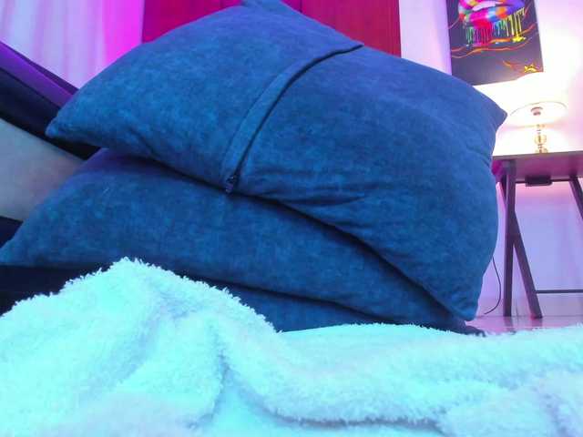 Oddajajo posnetke zaslona Laaura-Velez