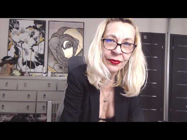 Oddajajo posnetke zaslona LadyAnais