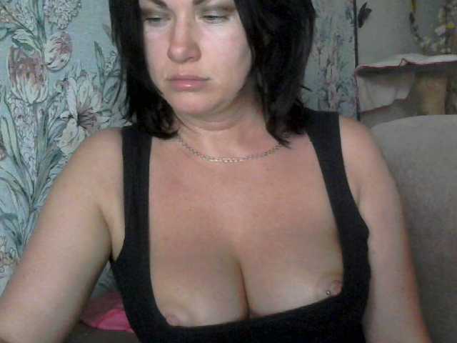 Oddajajo posnetke zaslona LadyBongo