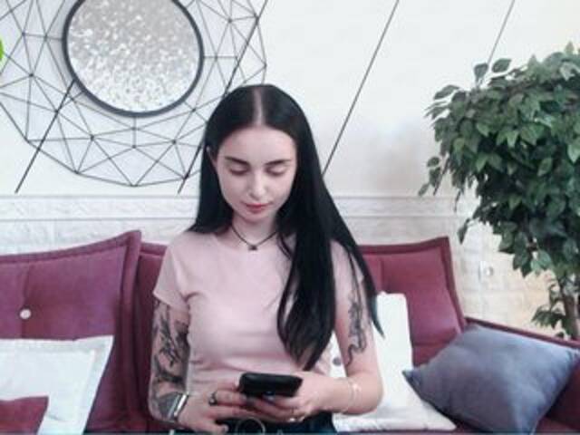 Oddajajo posnetke zaslona LadyEvaSi