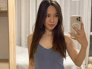 Erotični video klepet MiaLionade