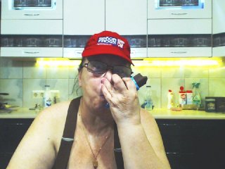 Oddajajo posnetke zaslona LadyMature56