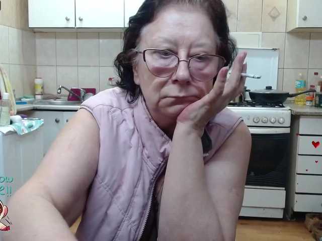 Oddajajo posnetke zaslona LadyMature56