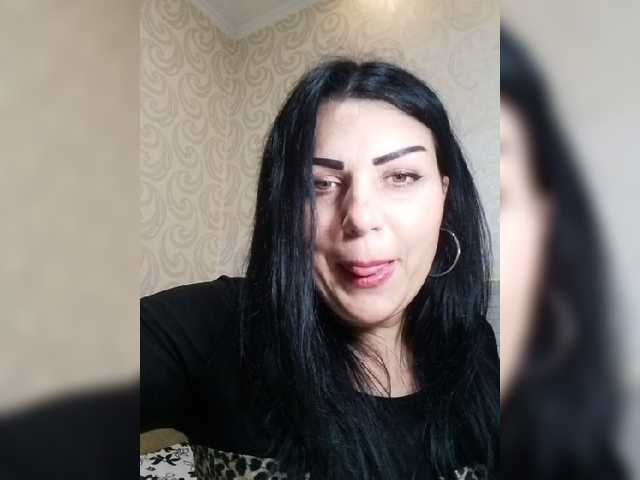 Oddajajo posnetke zaslona Lana-8