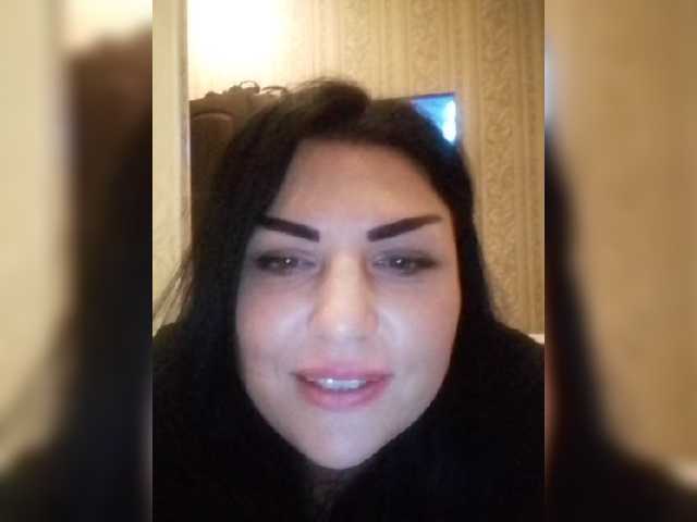 Oddajajo posnetke zaslona Lana-8