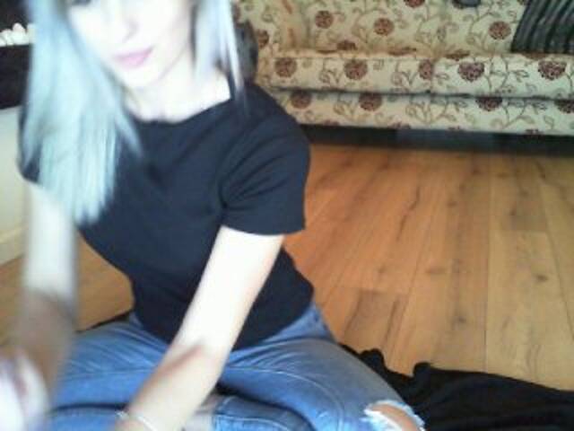 Oddajajo posnetke zaslona LaraDy