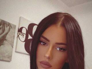 Erotični video klepet LaraShaw