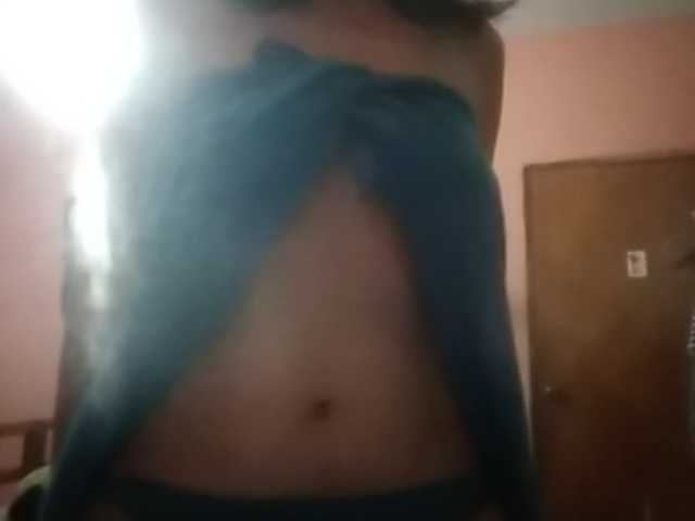 Oddajajo posnetke zaslona LatinLust