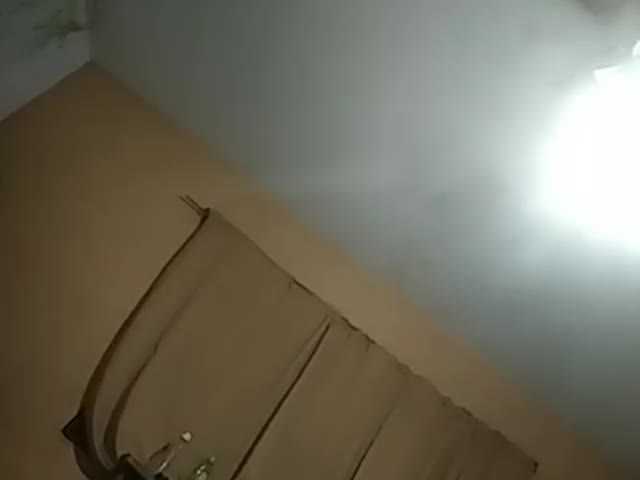 Oddajajo posnetke zaslona LatinLust