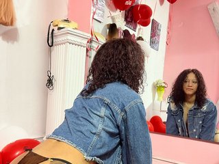 Erotični video klepet LAURA-SMIITH