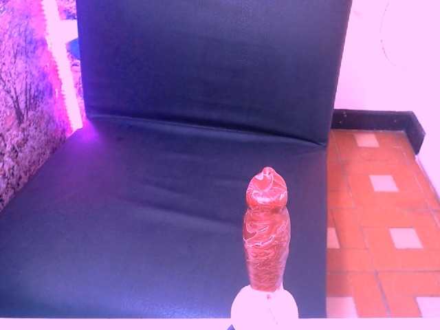 Oddajajo posnetke zaslona laurahottt