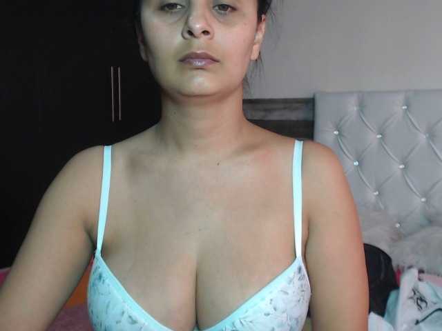 Fotografije laurenlove4u Lovense Lush on - Interactive Toy that vibrates with your Tips #lovense #natural #tits #latina #cum
