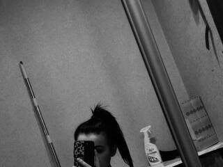 Erotični video klepet Laurie-Mindy