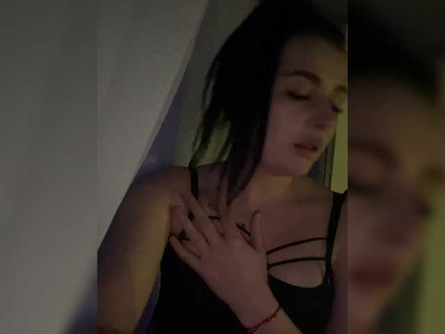Oddajajo posnetke zaslona Laurie-Mindy