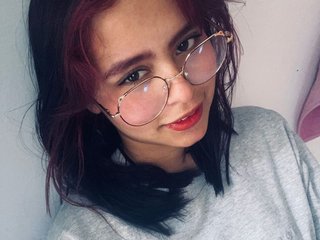 Erotični video klepet Layla-white