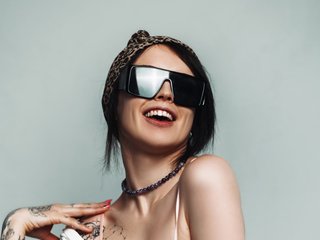 Erotični video klepet LazyTanukii
