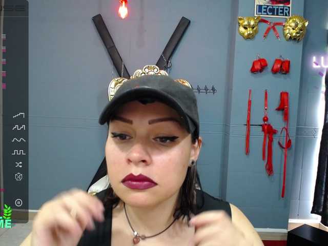 Oddajajo posnetke zaslona Leia-bennet