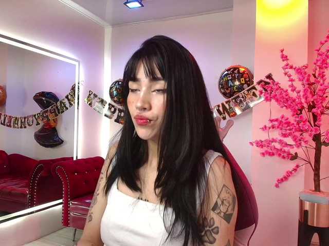 Oddajajo posnetke zaslona leia-queens