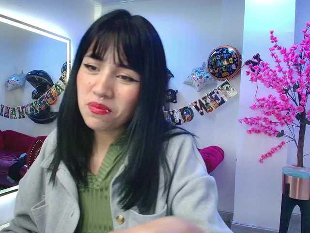 Oddajajo posnetke zaslona leia-queens