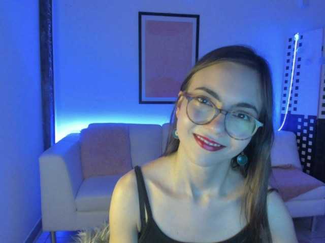 Fotografije Leilastar18 #new model welcome in my room lets have #fun togeother #petite #cute #boobs #pvt