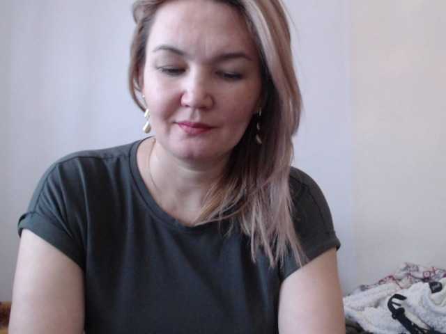 Oddajajo posnetke zaslona Leyla-Smile17