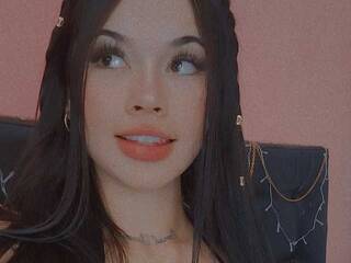 Erotični video klepet Lili-James