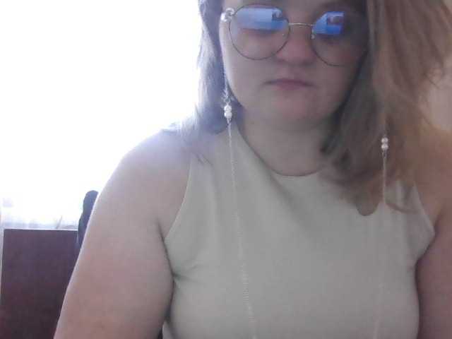 Oddajajo posnetke zaslona LinnaCCooper