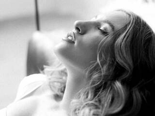 Erotični video klepet LisaFoxy