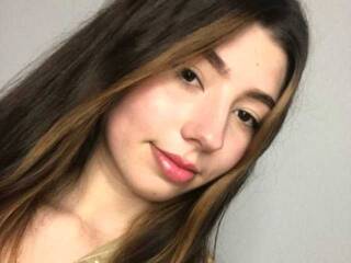 Erotični video klepet little-kit1y