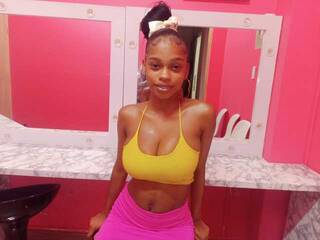 Erotični video klepet littleebonymommy