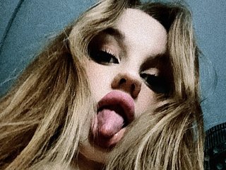 Erotični video klepet littleprincess