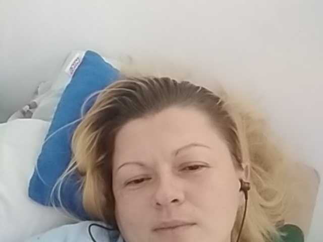 Oddajajo posnetke zaslona LizzyViolet