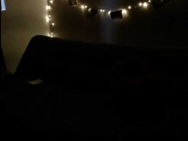 Oddajajo posnetke zaslona LoganyMelanni