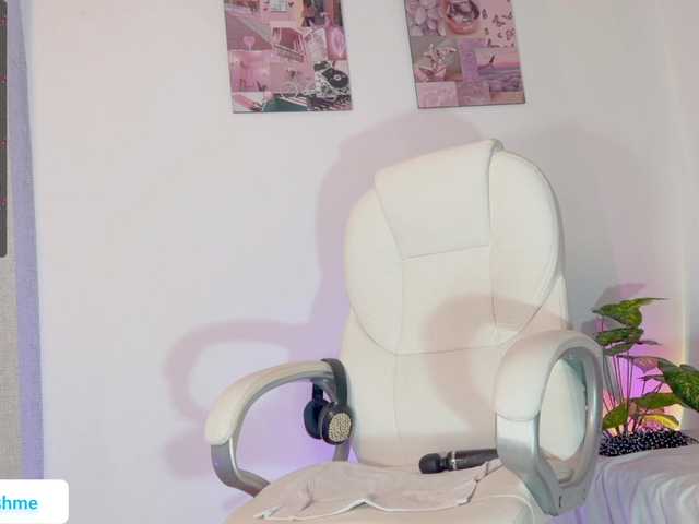 Oddajajo posnetke zaslona LolaLushme