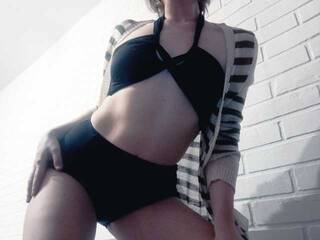 Erotični video klepet LonelyKira