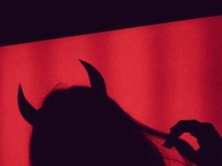 Erotični video klepet Lonely_Devil