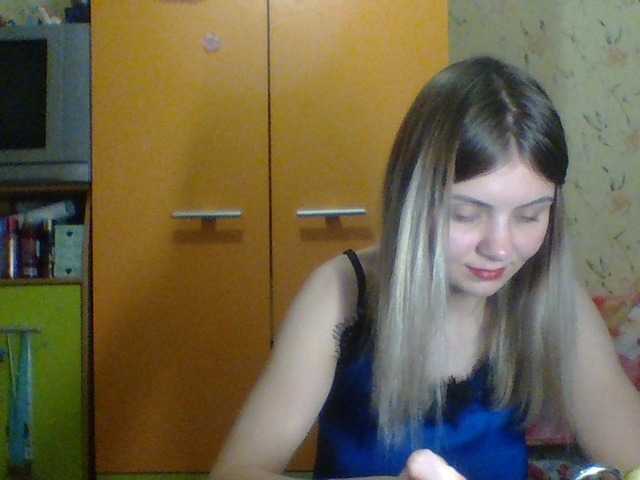 Oddajajo posnetke zaslona LorryxCassidy