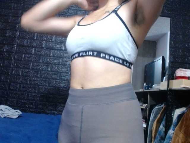 Oddajajo posnetke zaslona Lovelywoman02