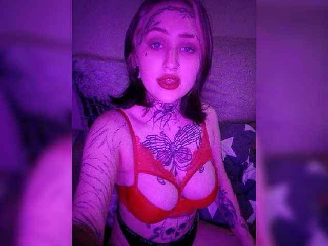 Oddajajo posnetke zaslona lovlywitch