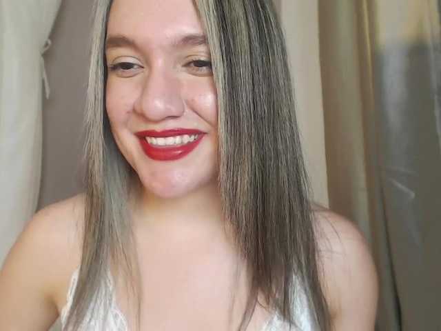 Fotografije Luciadallas Red lips, flames and pleasure, i'll be yours, be a gentleman, play with my toys, make vibrate my pussysquirt special show!! @Anal,#teen 22 years old #naughty #with every goal, tease!