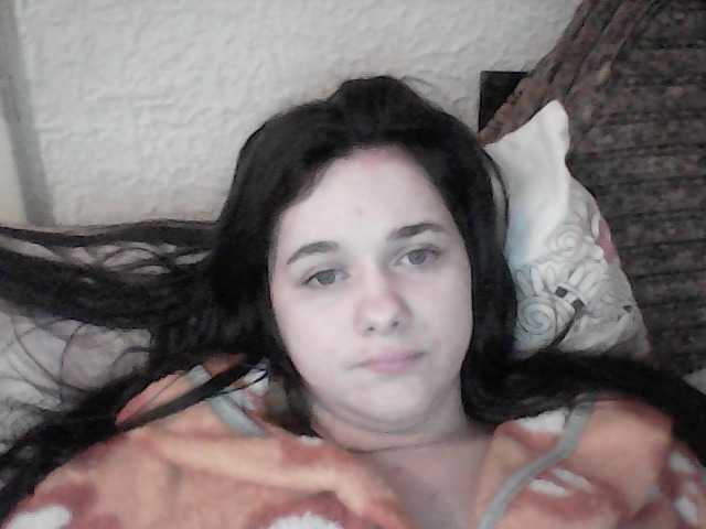 Oddajajo posnetke zaslona LucyAnDay